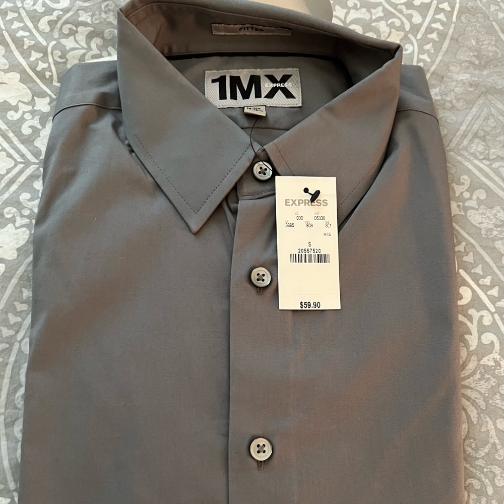 Brand New mens long sleeve dress shirt. Smoke free home!